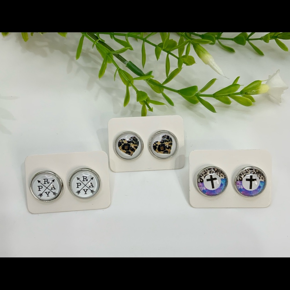 Stud earrings Cabochon earrings set of 3‎ cross pray animal print